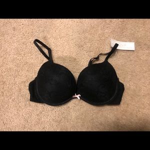 Black semi push up bra